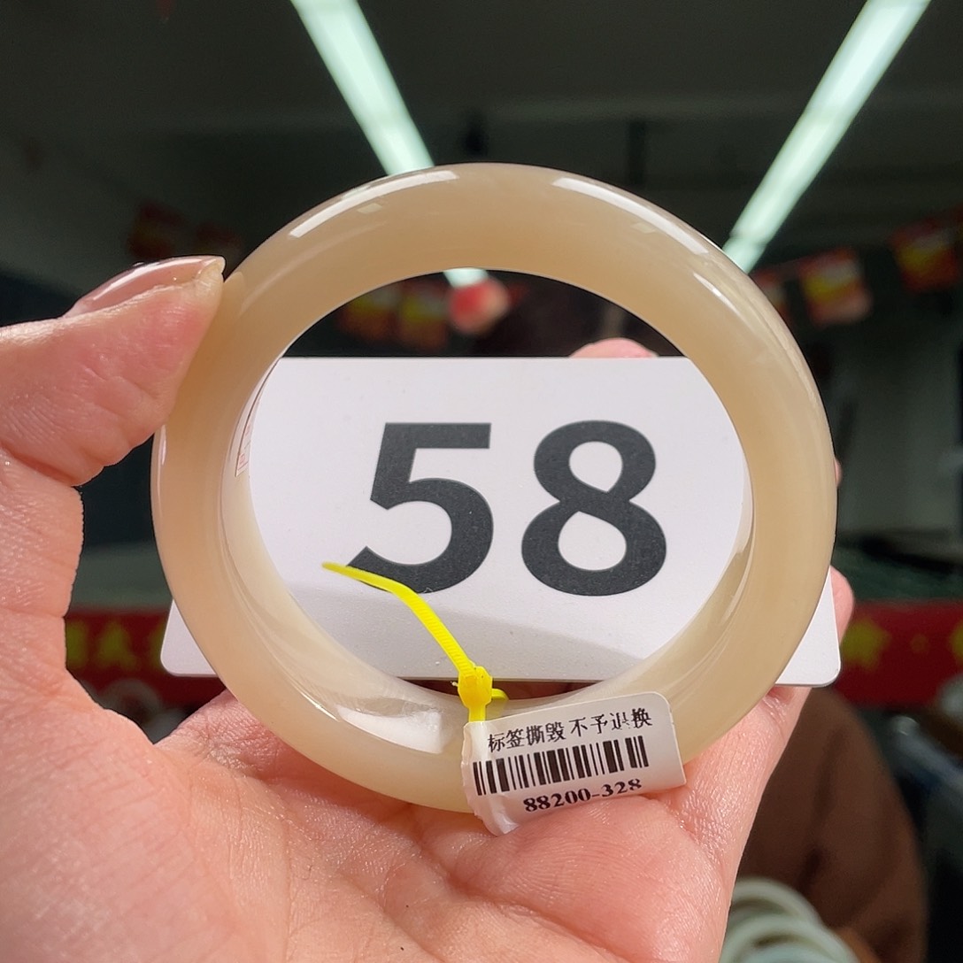 和田玉手镯未镶嵌b****Q