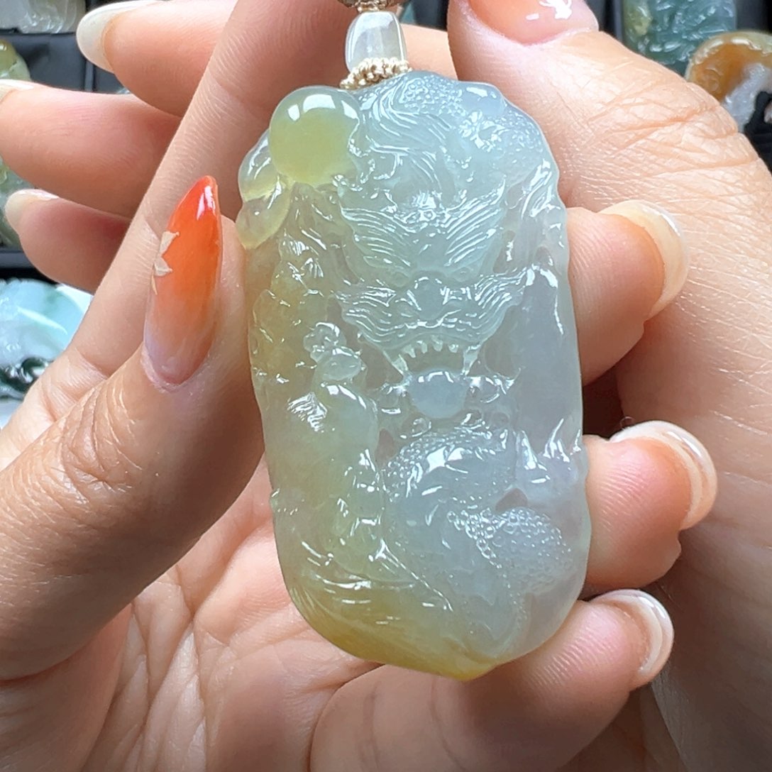 翡翠颈饰未镶嵌龙凤