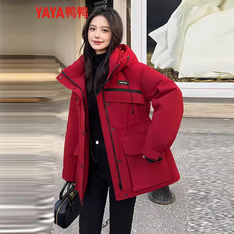 鸭鸭冲锋派克羽绒服女2025新款秋冬时尚爆款收腰连帽三防工装外套