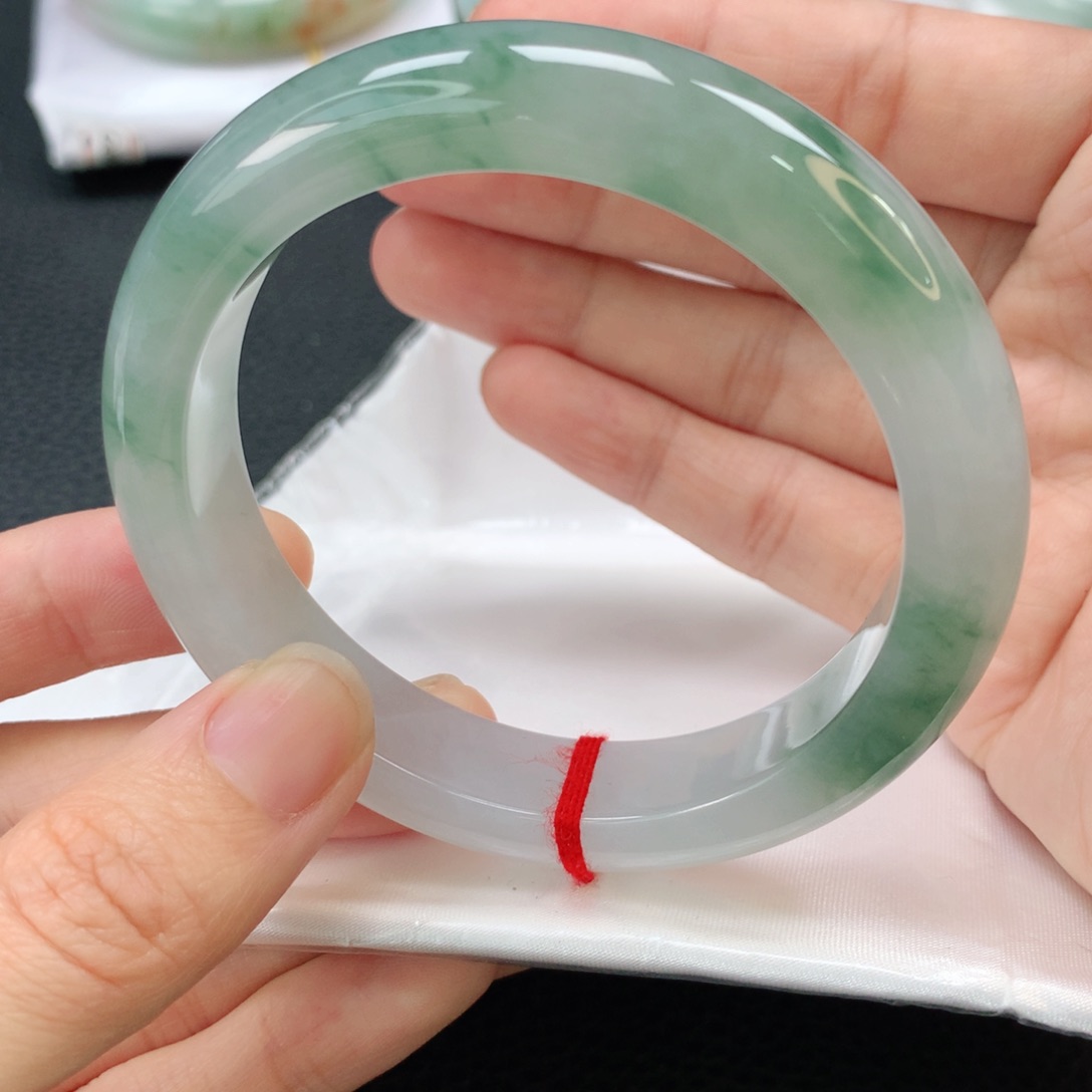 翡翠未镶嵌手镯遇***有翡翠57