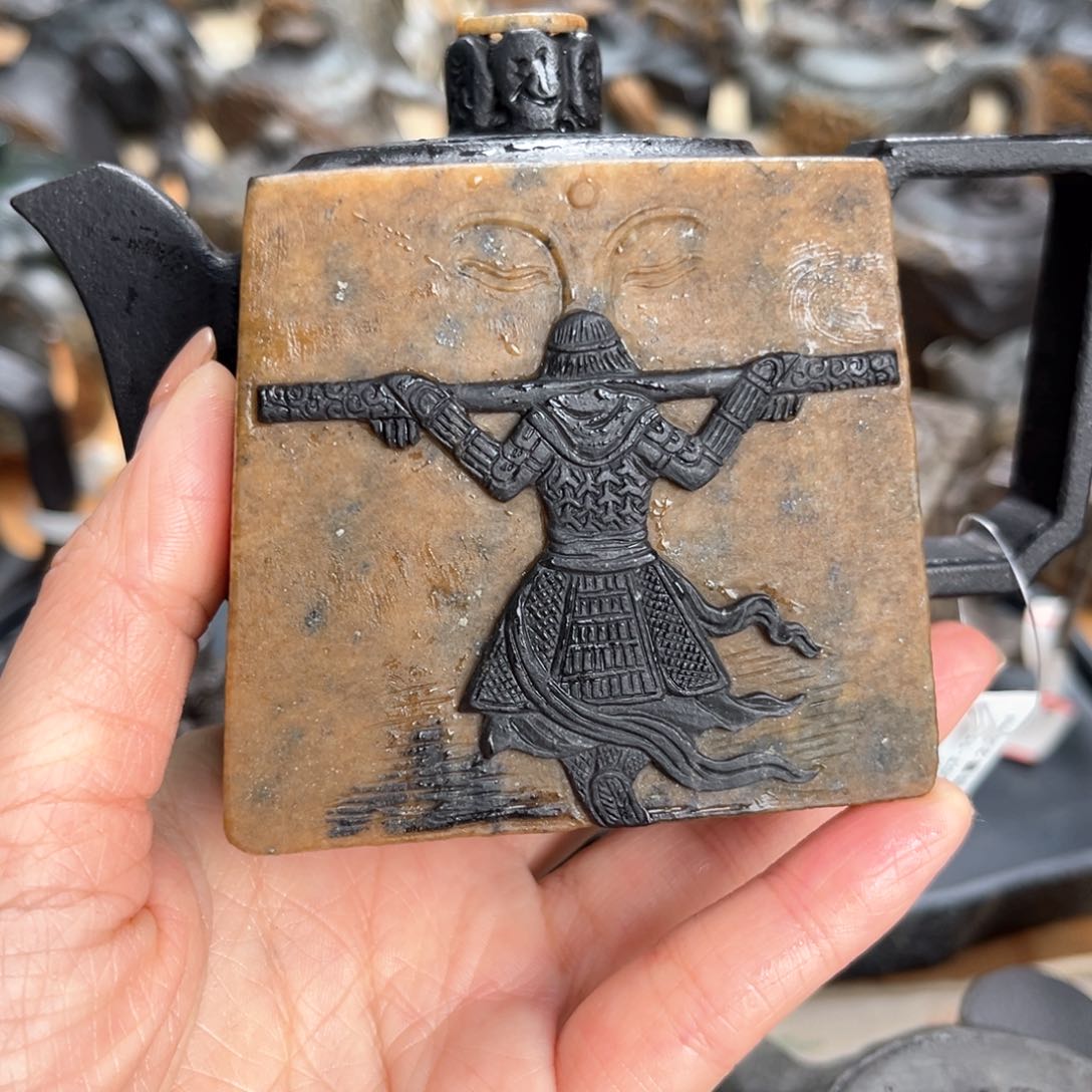 王*可天然冰碛岩石茶壶