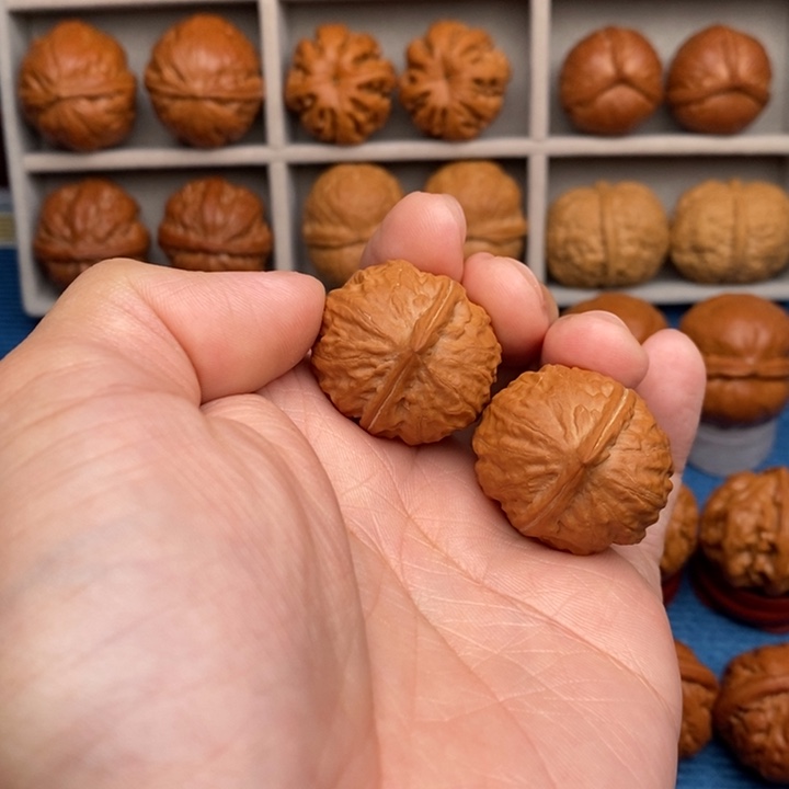 文玩核桃把件精品小手捻