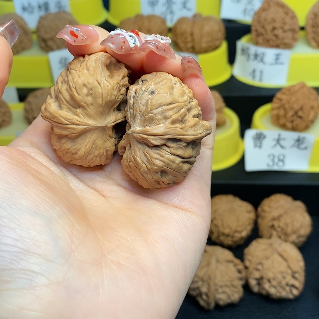 文玩核桃把件半壁