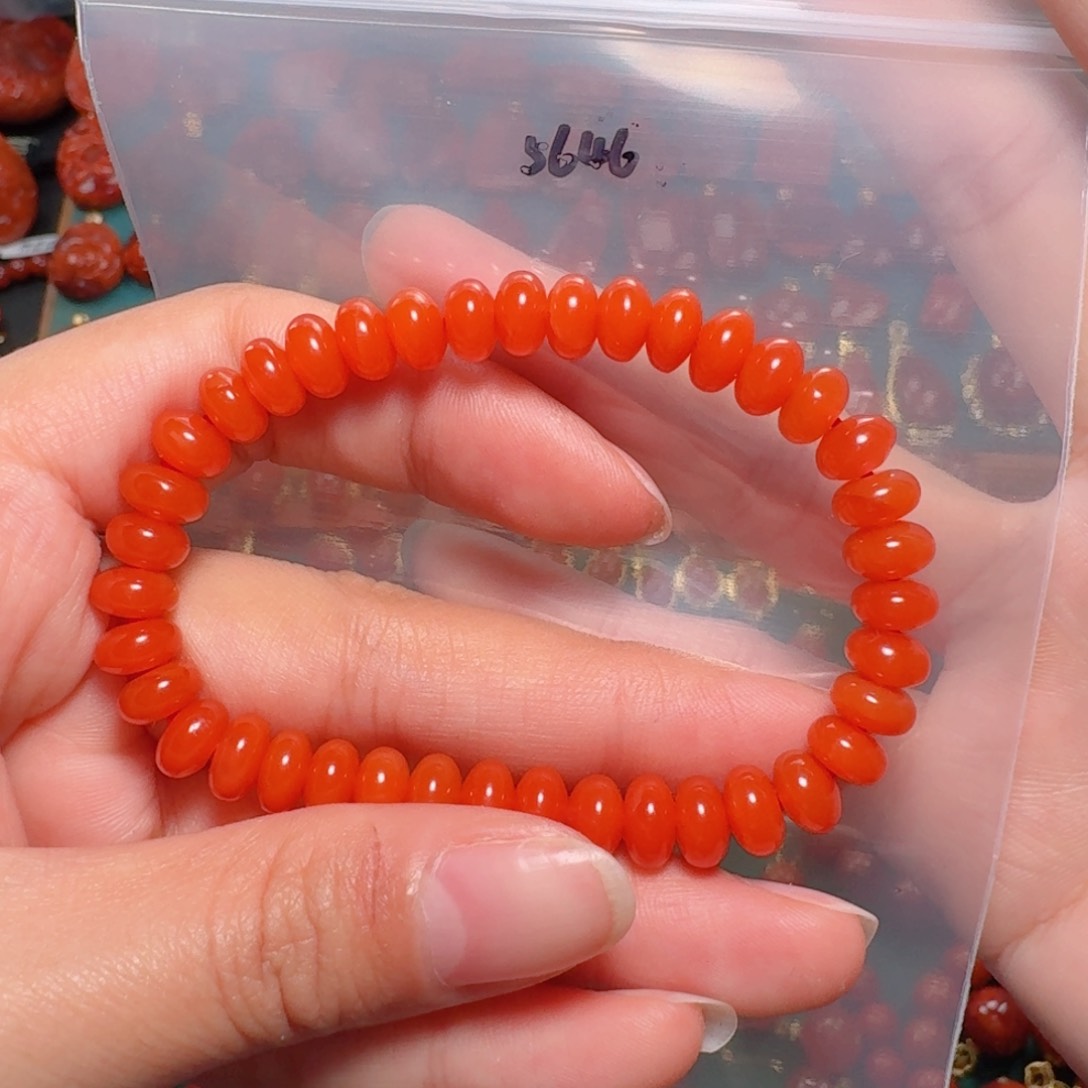 南红玛瑙南红7+未镶嵌