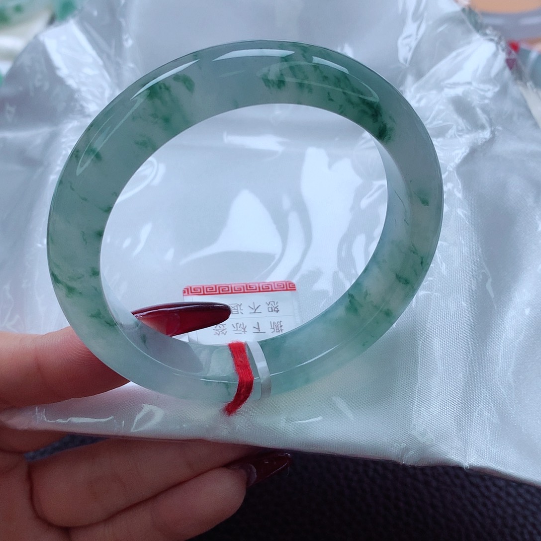 翡翠手镯未镶嵌雨*