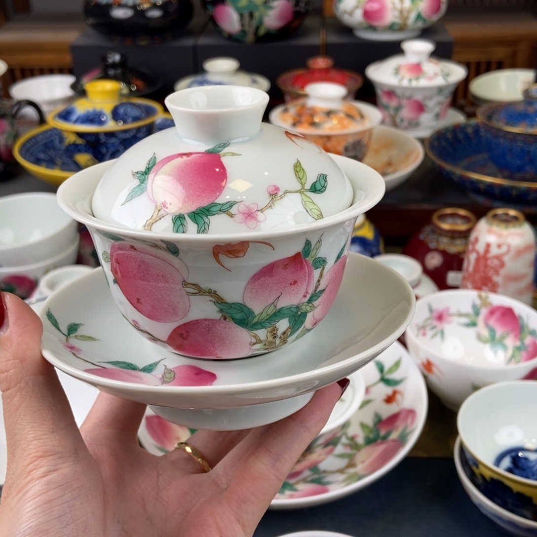 陶瓷艺术家的作品是一种