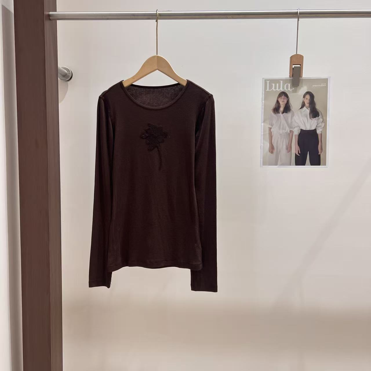 ZZ刺绣圆领女秋季简约风女打底百搭女士保暖长袖X086