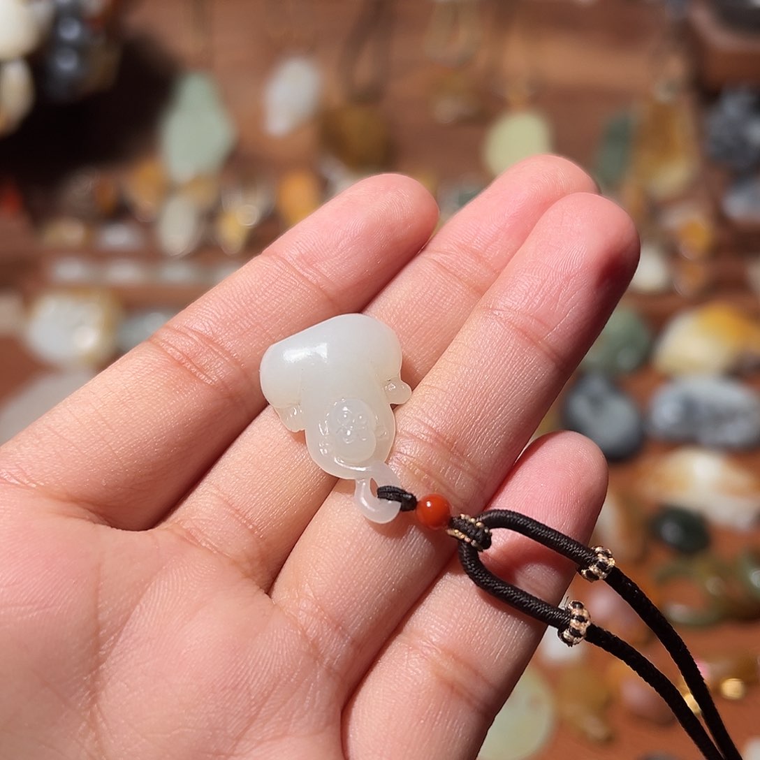 和田玉颈饰未镶嵌