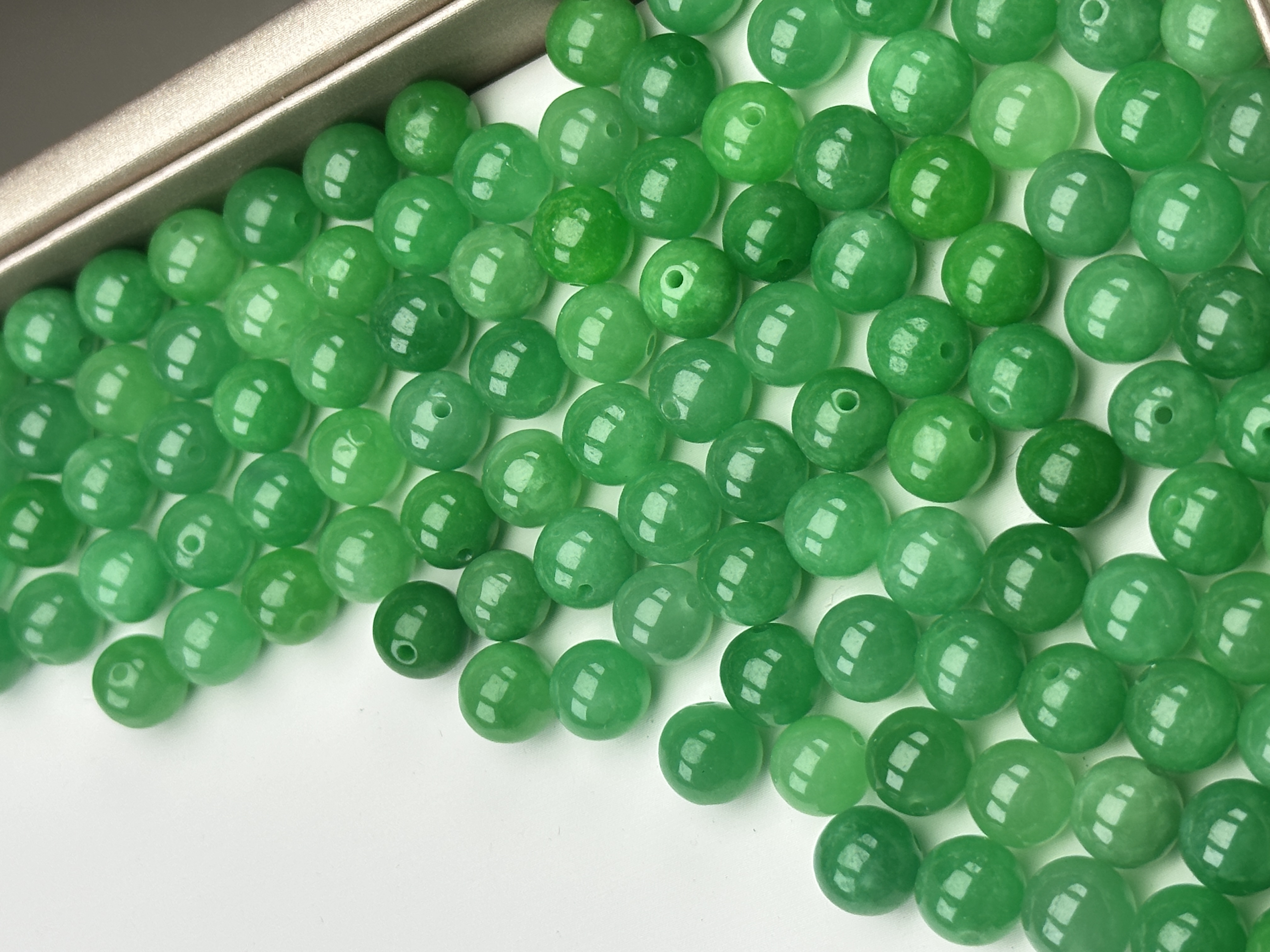 8mm 天然缅料a货  果绿 多样性发其一