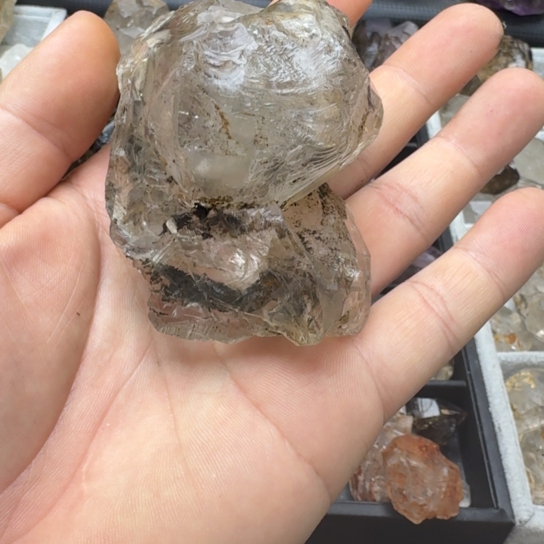 记***景石材四川闪灵水晶