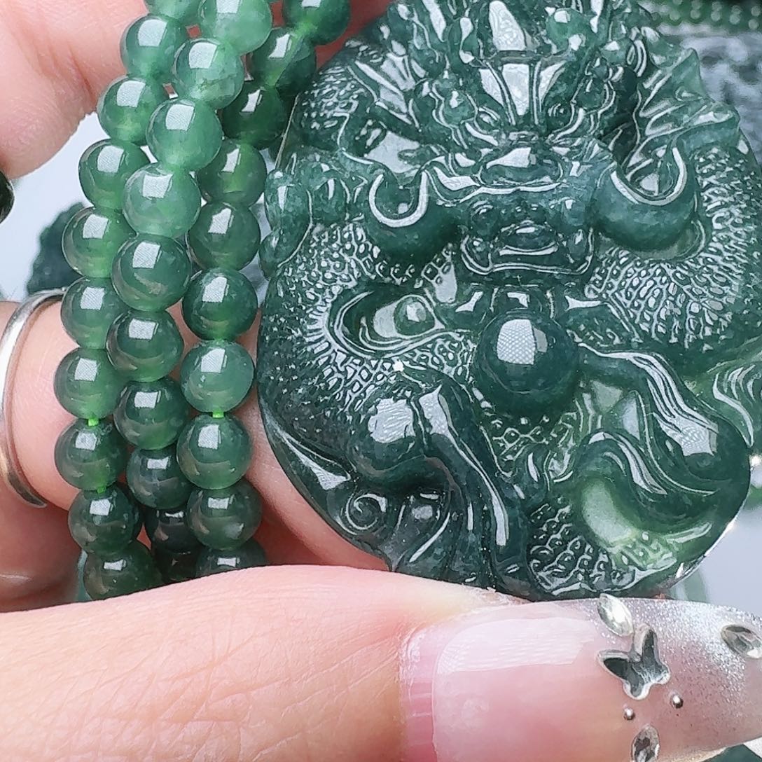 翡翠未镶嵌颈饰111