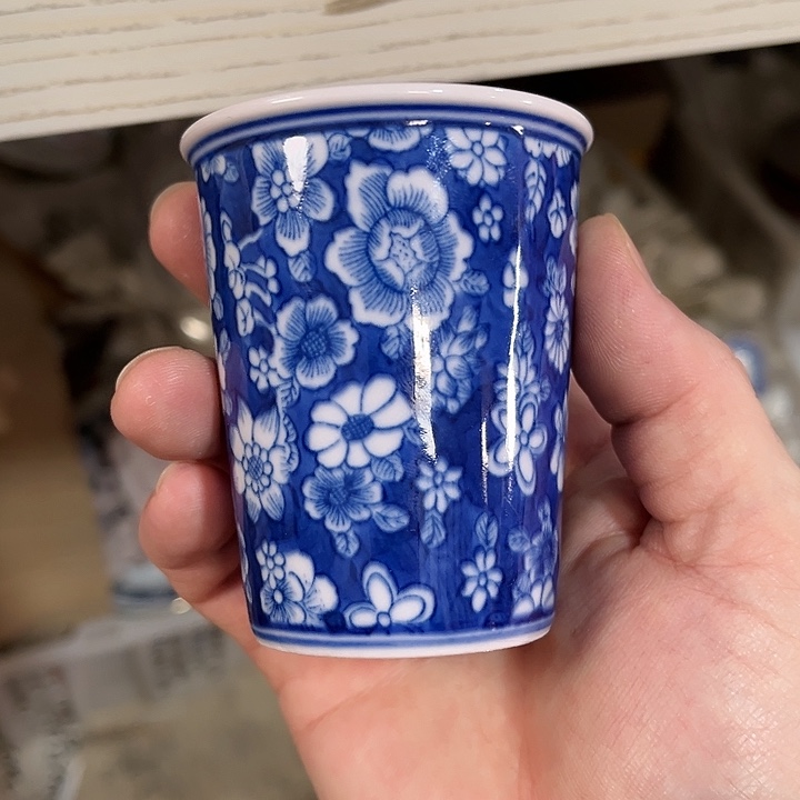 瓷片景德镇陶瓷杯子。红。