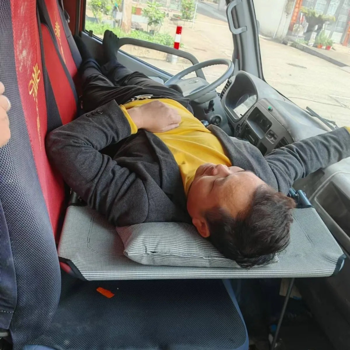 车载折叠床 非充气单排驾驶室睡垫床 全顺V80 4.2货车通用