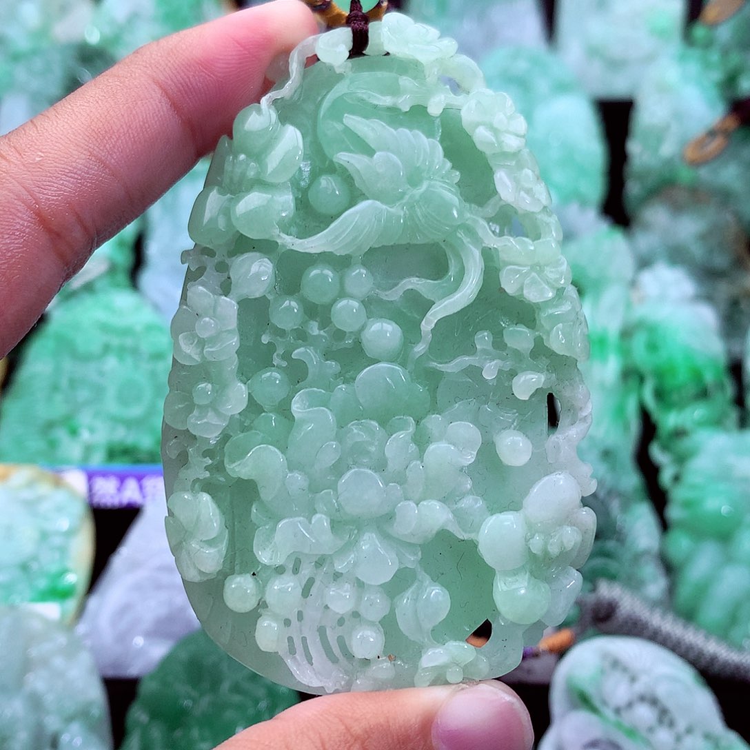 吊坠(不含链)未镶嵌翡翠