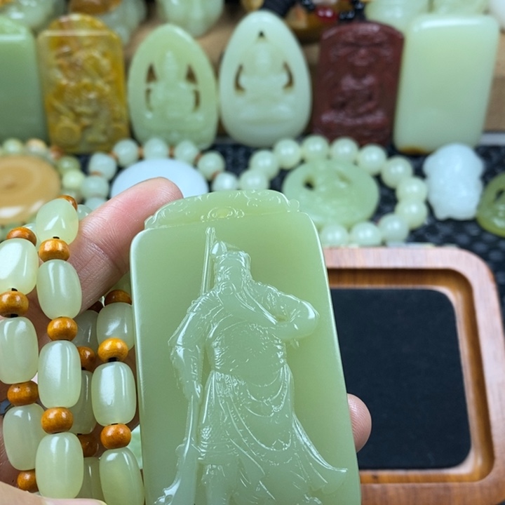 昆仑料关公牌一套