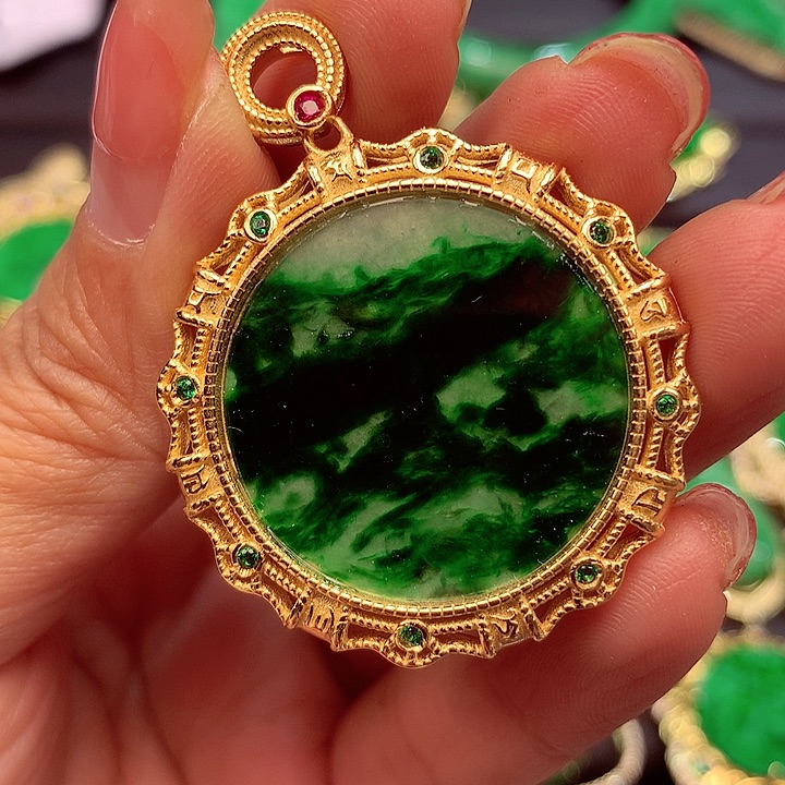 翡翠颈饰银S925镶嵌翡翠