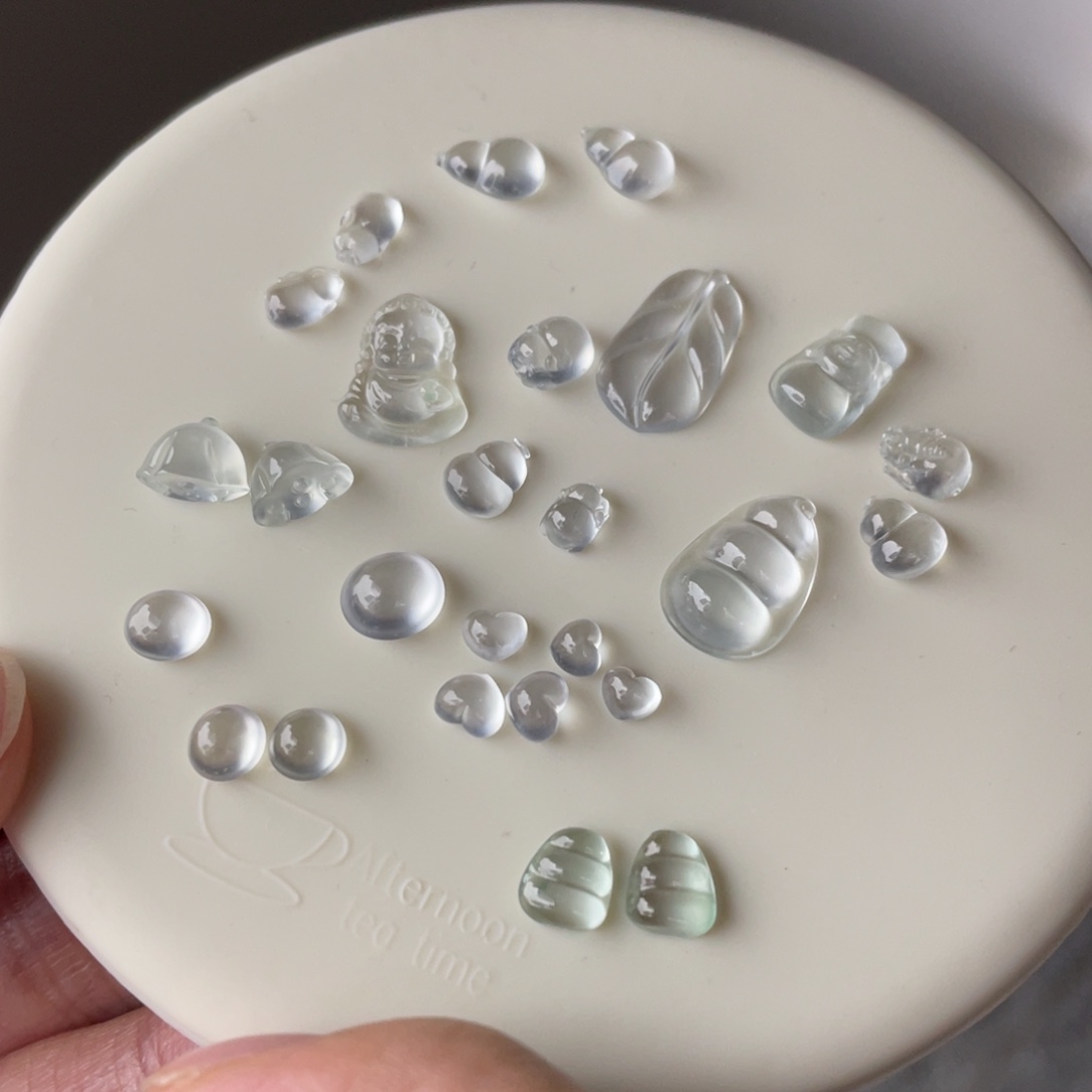 定制翡翠未镶嵌玻璃滴酒