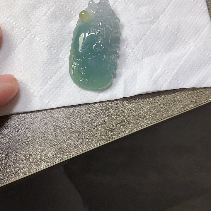 翡翠颈饰未镶嵌观音