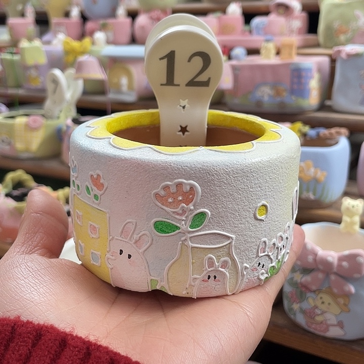 12…..手工手绘花盆