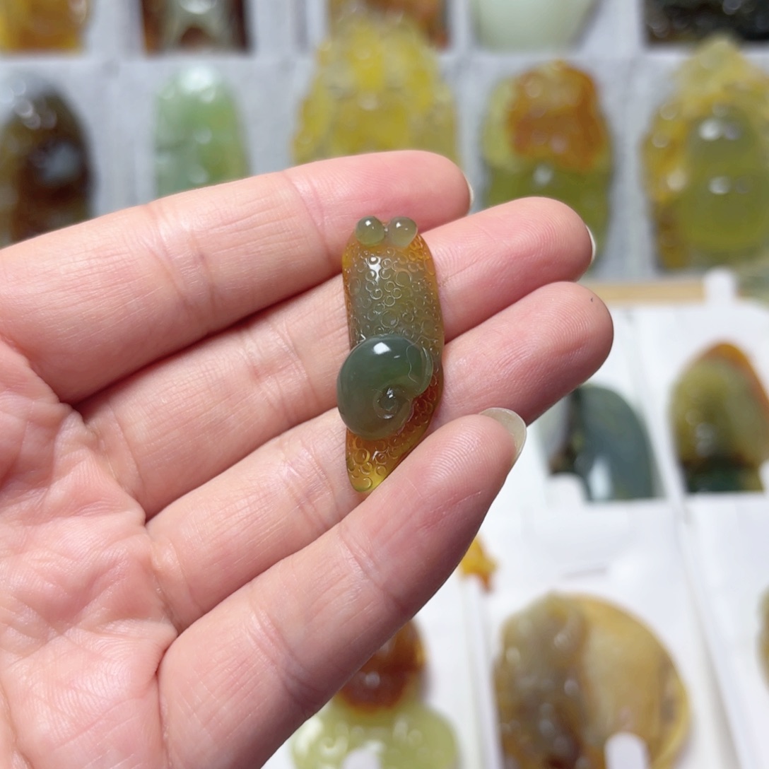 未镶嵌蛇纹石玉吊坠(不含链)