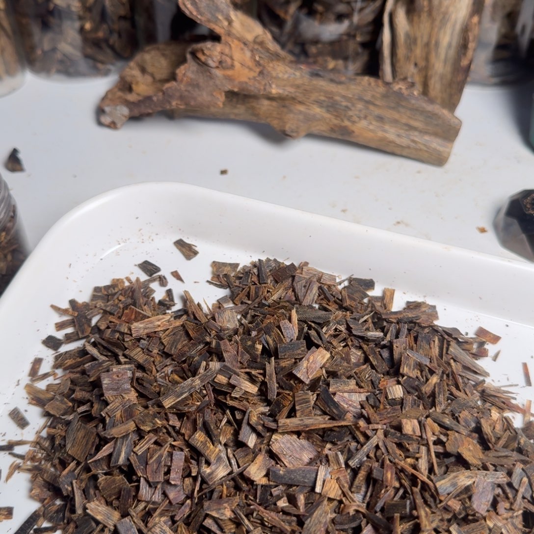 妙***符沉香沉香碎屑天然沉水皮油老料129