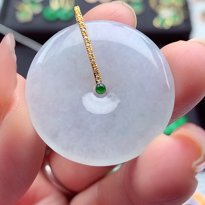 翡翠颈饰18K金镶嵌翡翠
