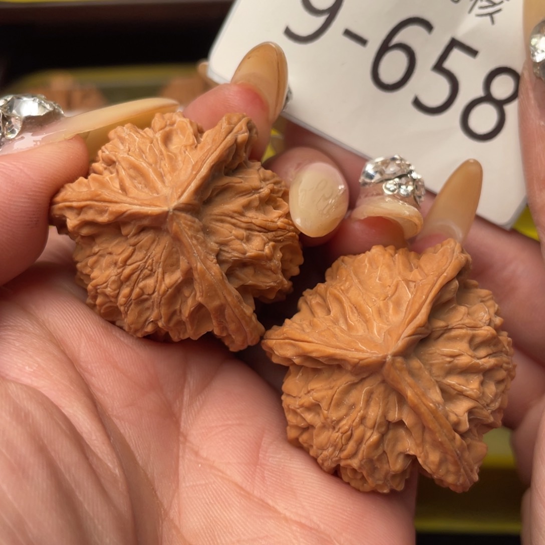 文玩核桃把件38全品盘山正奔