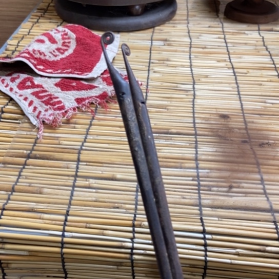 馨****煮茶用的火筷子都有讲究