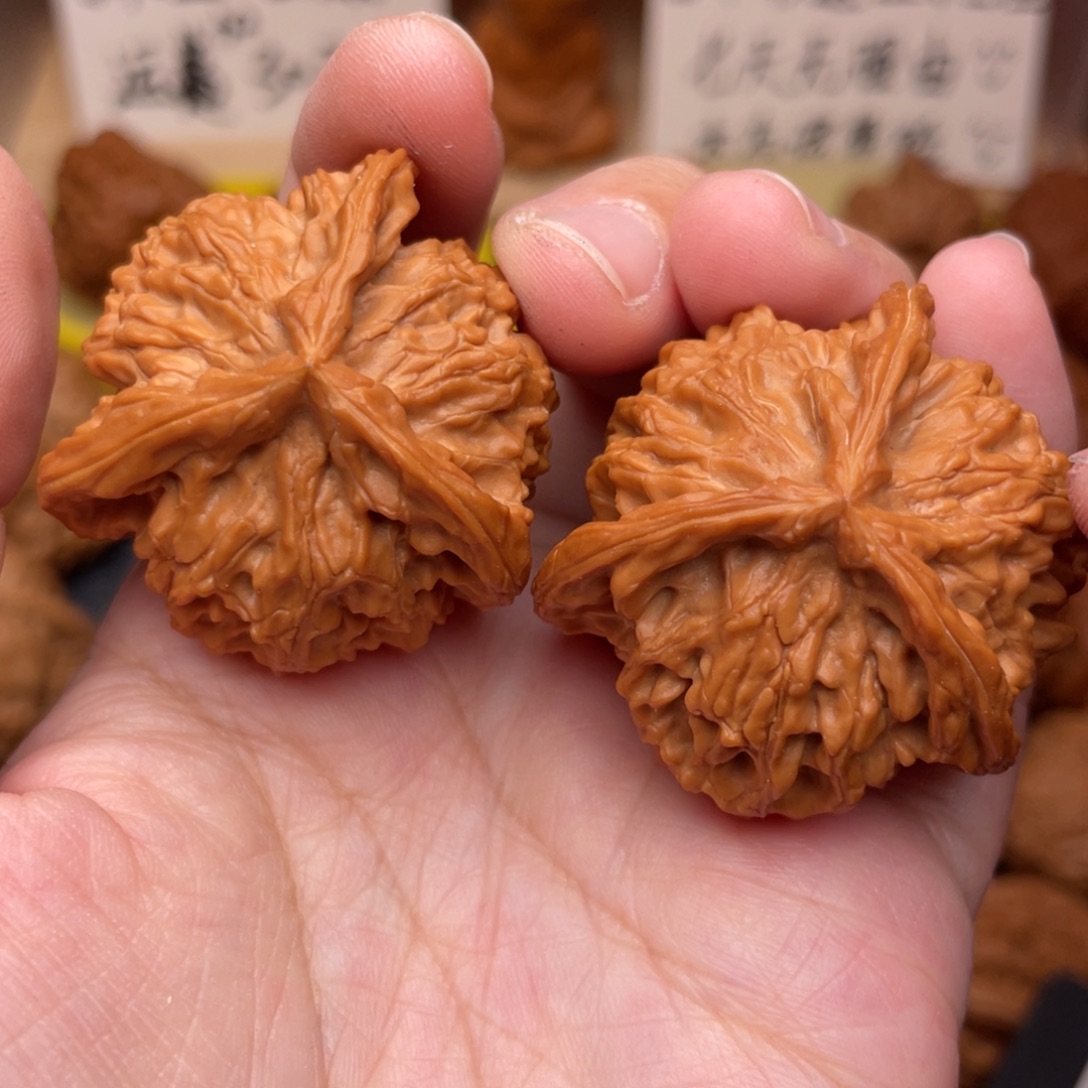 文玩核桃把件三棱38