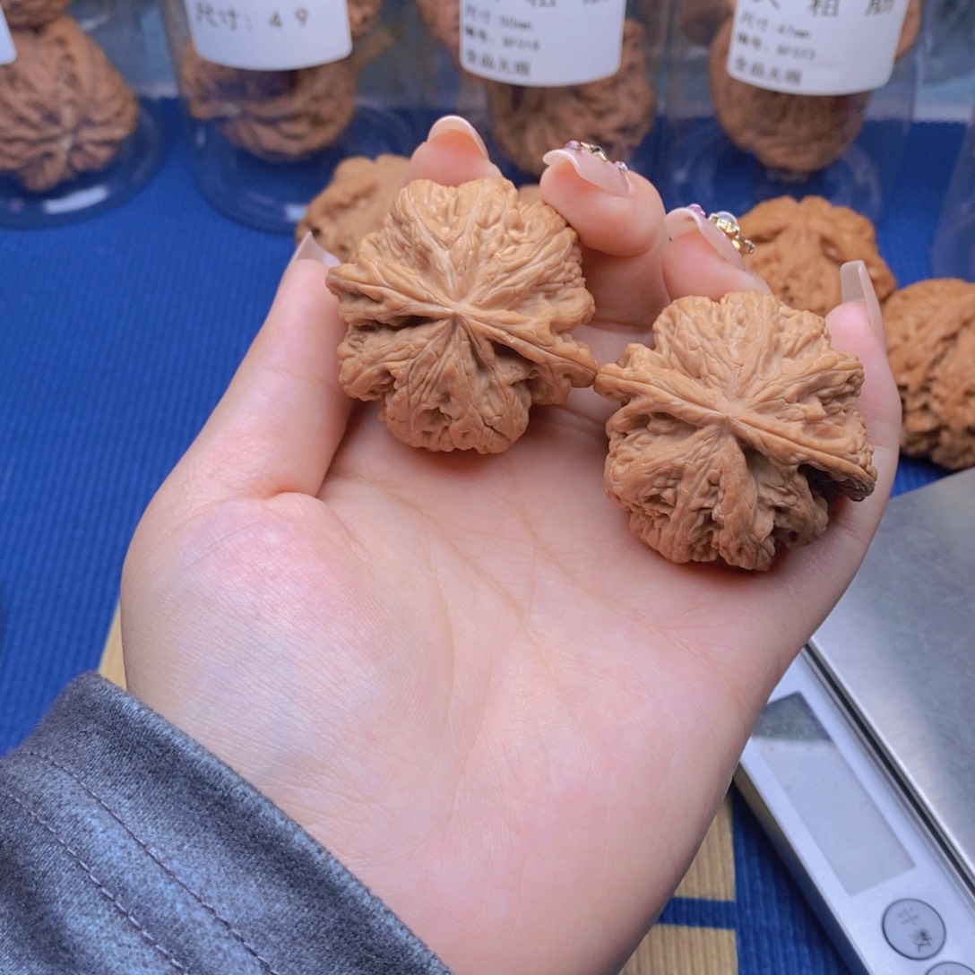 搞***哥文玩核桃吊坠粗筋精品对44