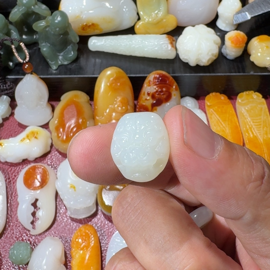 半***笑和田玉未镶嵌挂件