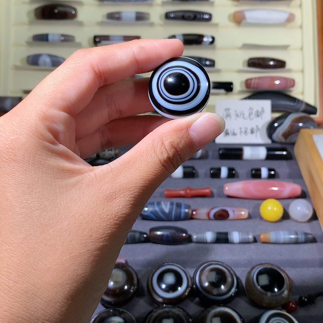 用***7玛瑙/玉髓未镶嵌颈饰