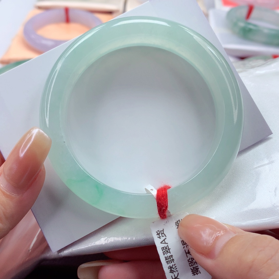 翡翠手镯未镶嵌57圈口 冰透起光清爽葡萄肉