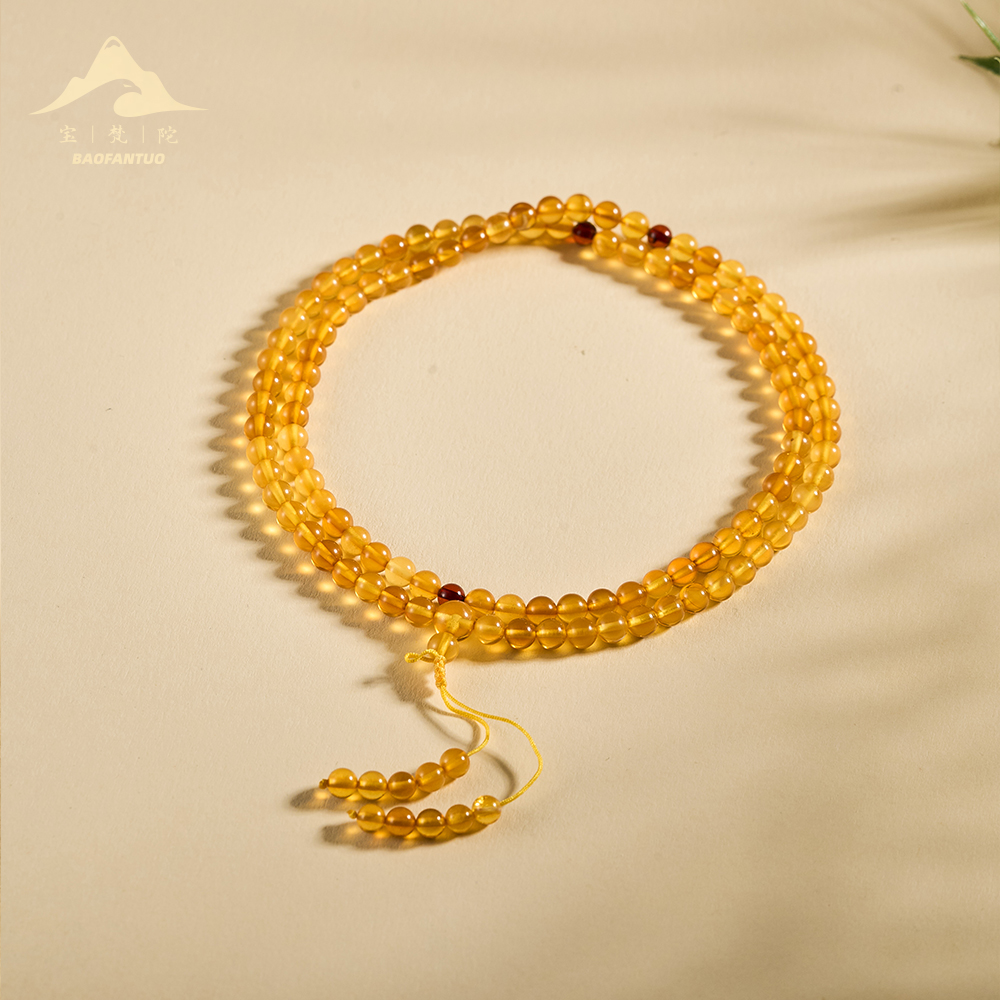 宝梵陀琥珀项链 3940 kr