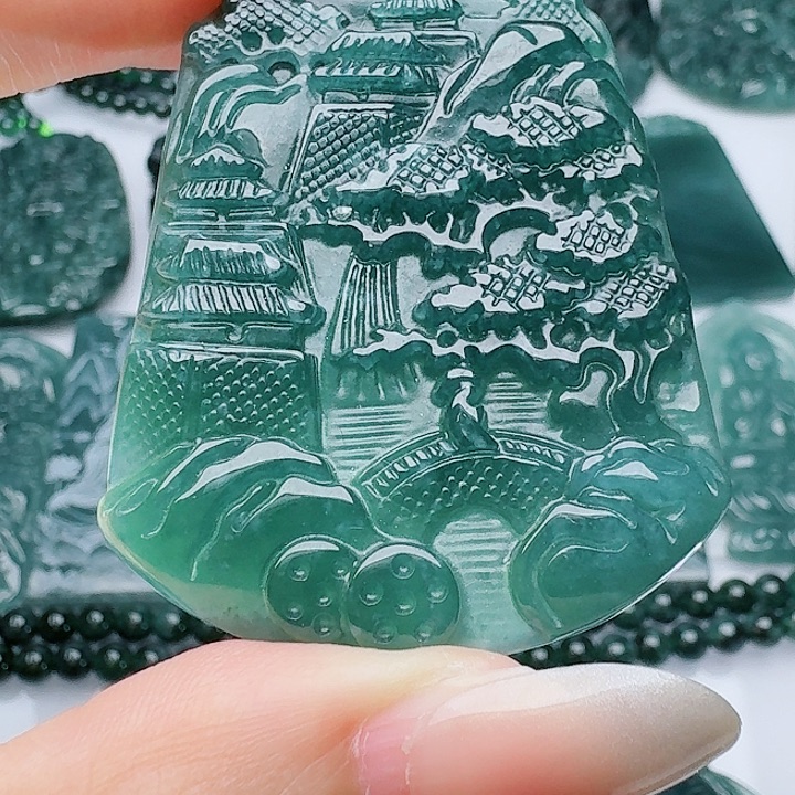 颈饰未镶嵌翡翠天然的A货翡翠多样性发其一