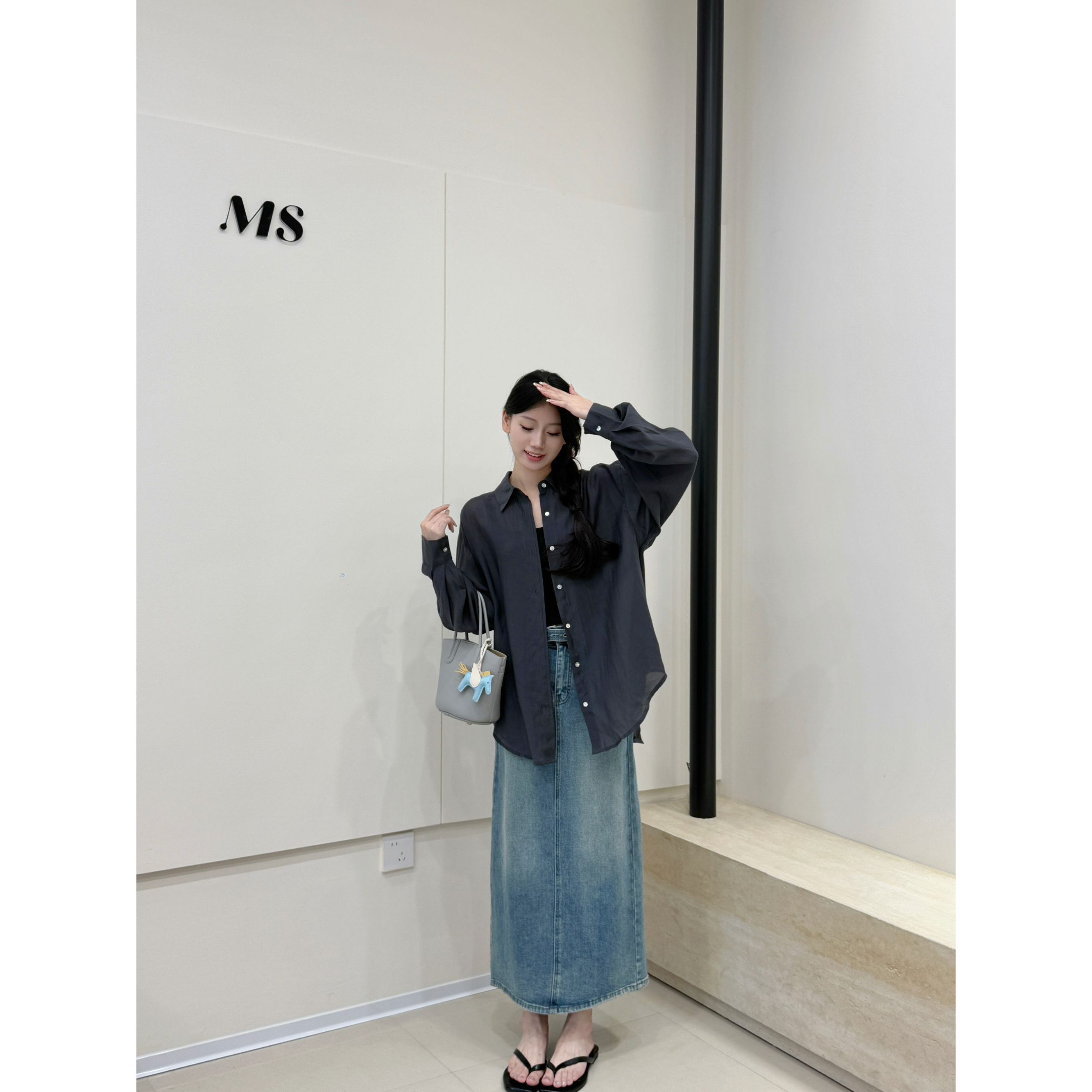 韩系轻薄黑色防晒衬衫女长袖宽松纯色透气外搭衬衣2025早秋款
