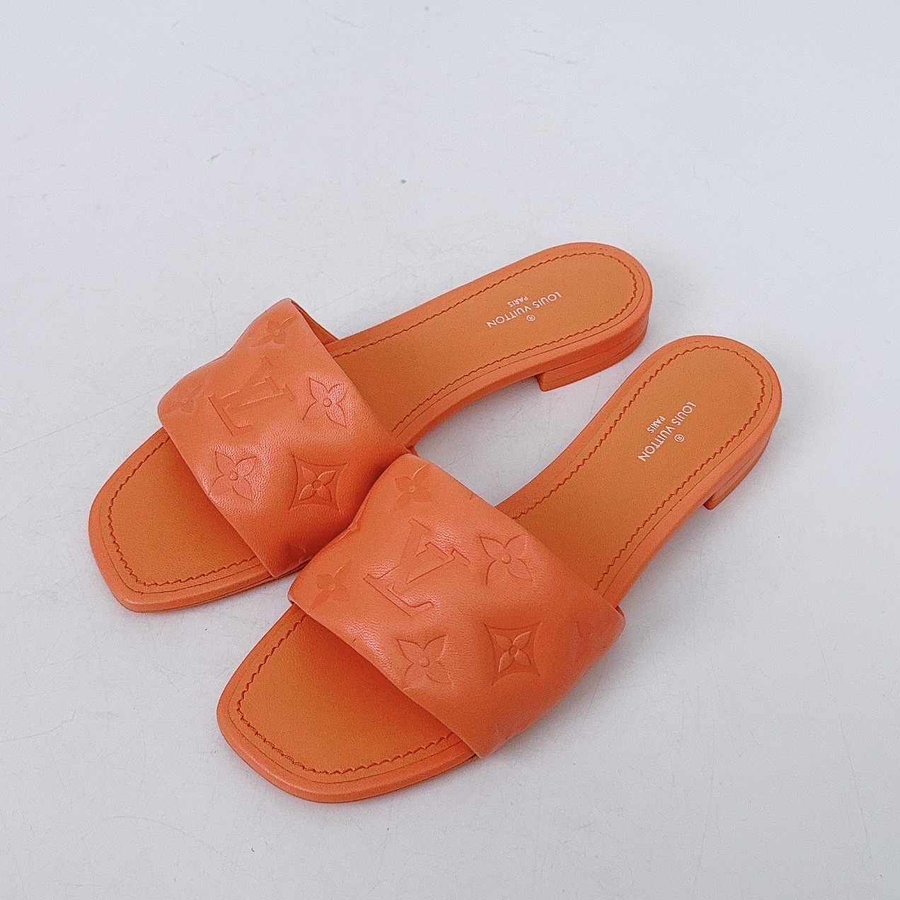 全新未使用 LouisVuitton/路易威登 36码压纹满印拖鞋全新LZ00047