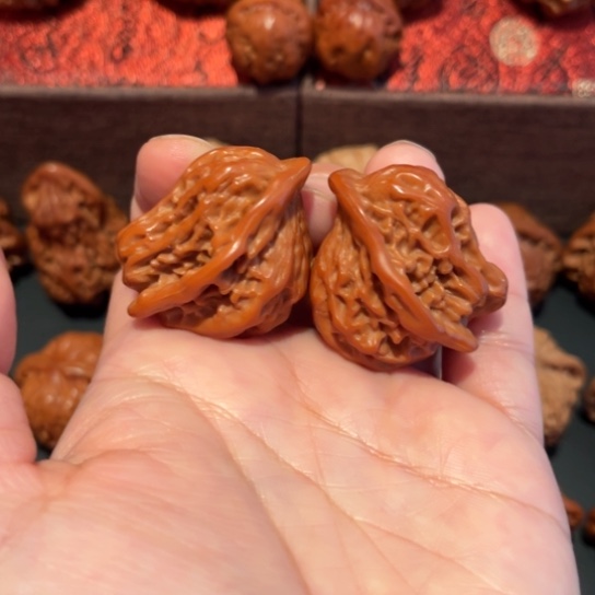 文玩核桃吊坠小鸟