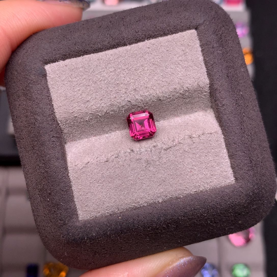 石榴石裸石未镶嵌1.46克拉