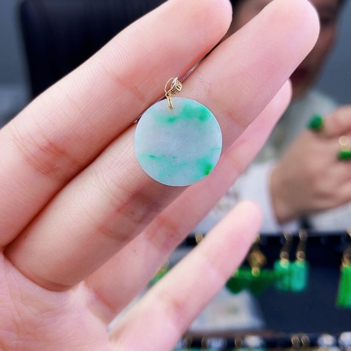 翡翠颈饰18K金镶嵌饰品