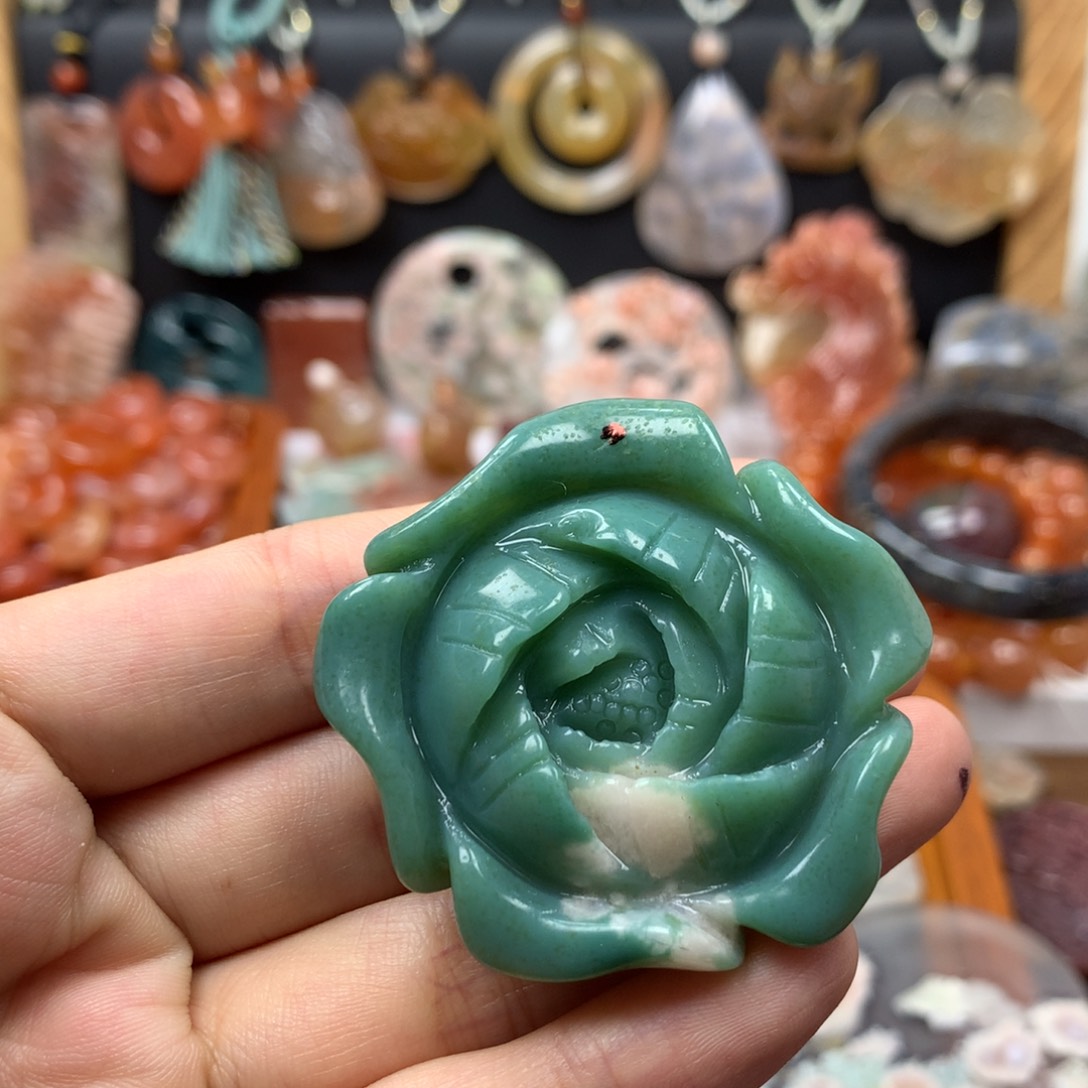 查罗石合金颈饰?*