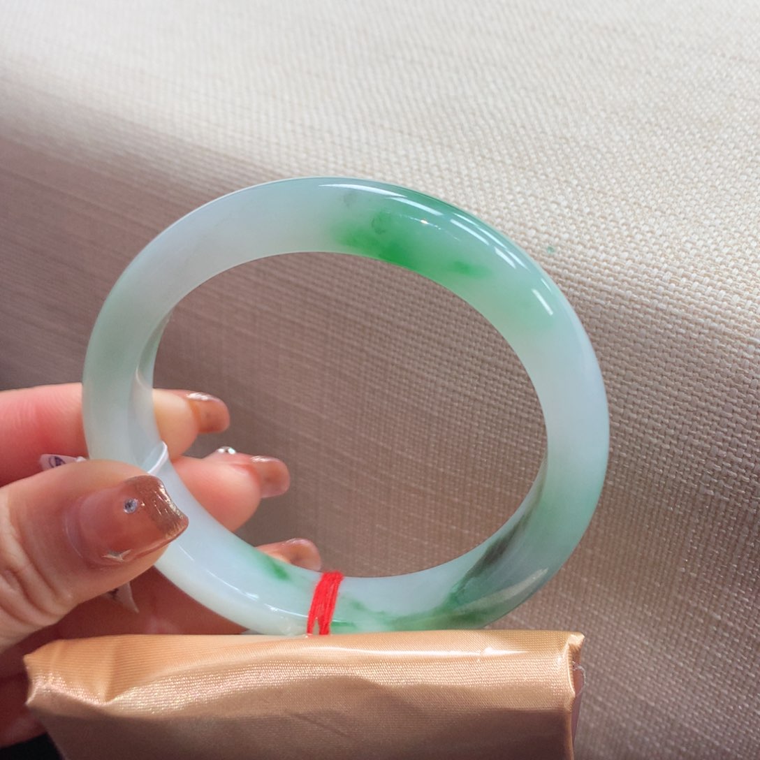 翡翠手镯未镶嵌2号