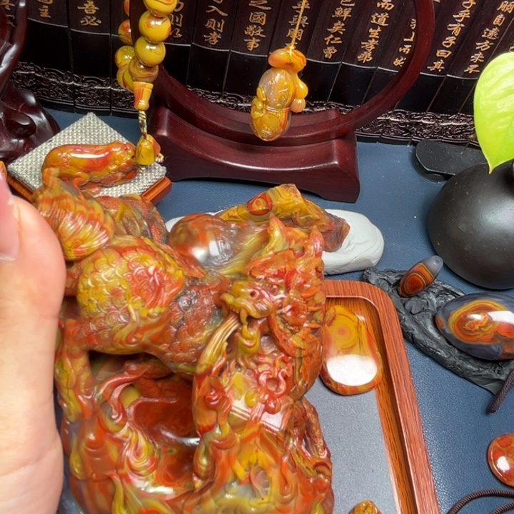 曹***俗玛瑙/玉髓未镶嵌颈饰