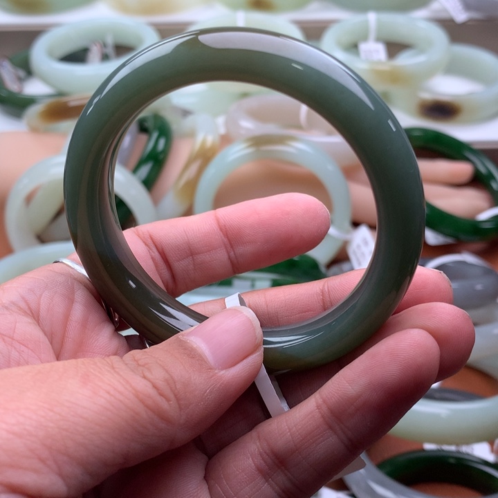 和田玉（糖玉）手镯未镶嵌