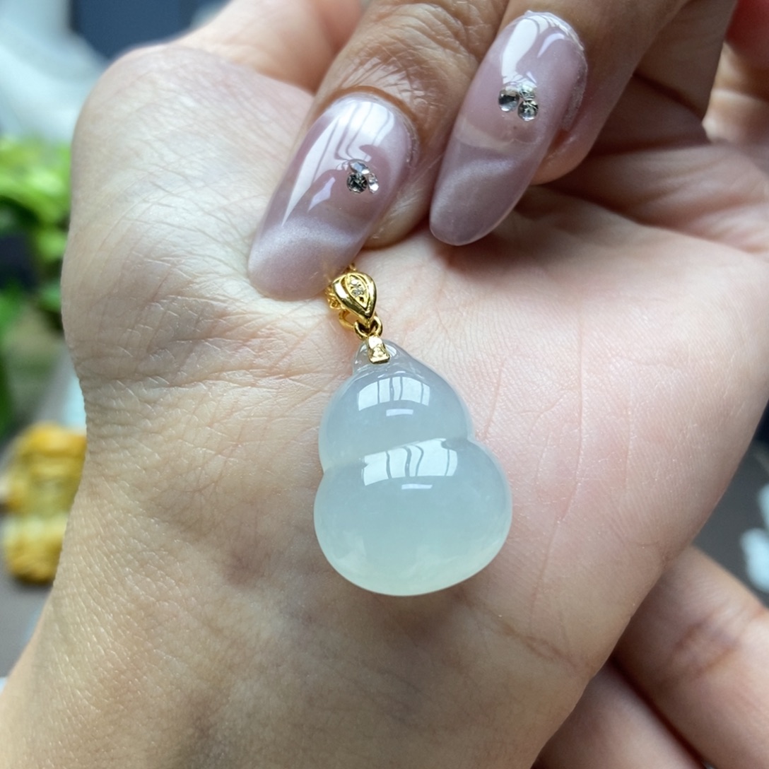 翡翠颈饰18K金镶嵌吊坠