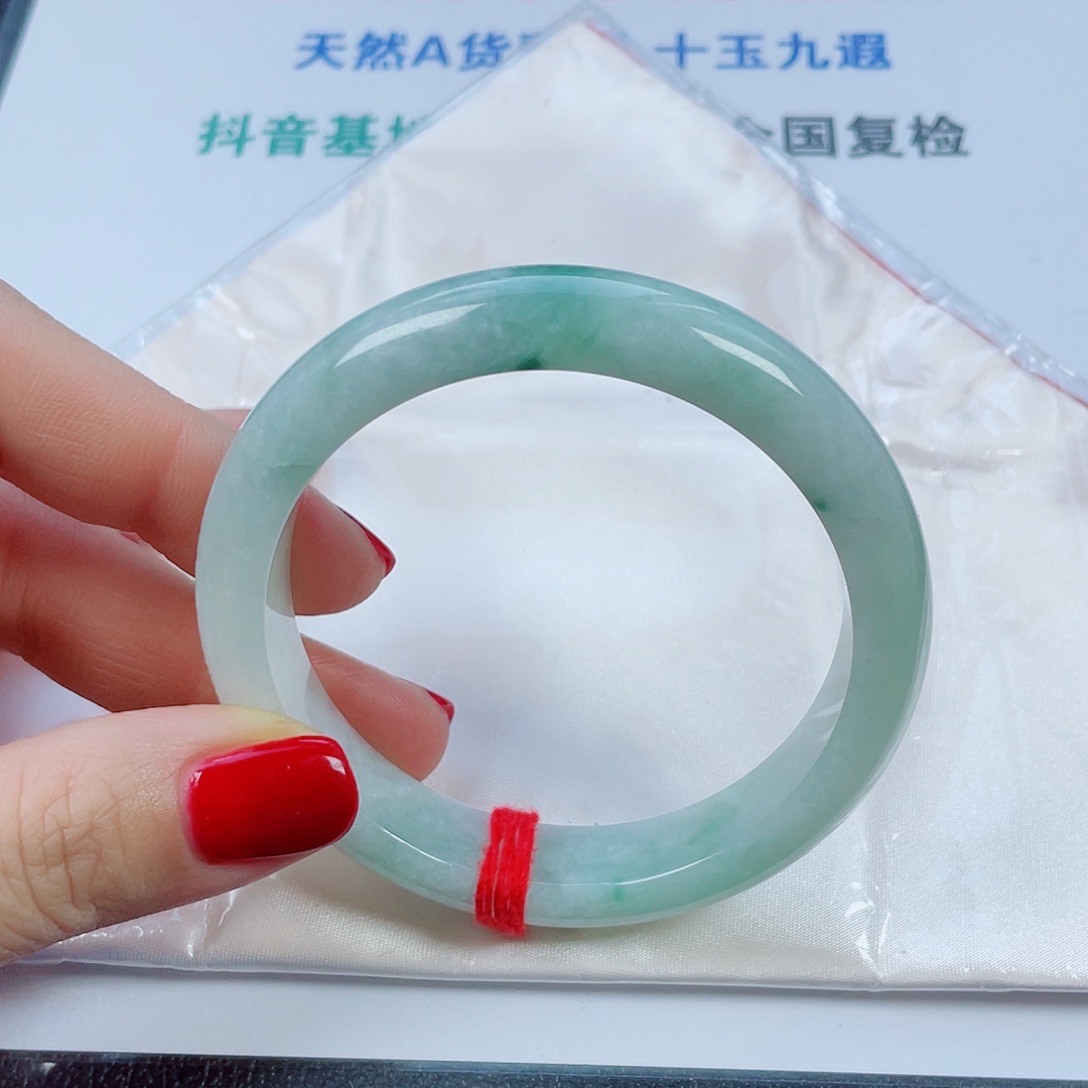 翡翠未镶嵌手镯圈口61宽13.2厚8:9