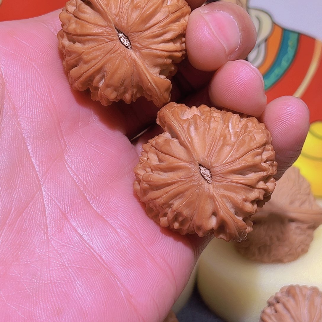 文玩核桃吊坠阳****?磨盘40