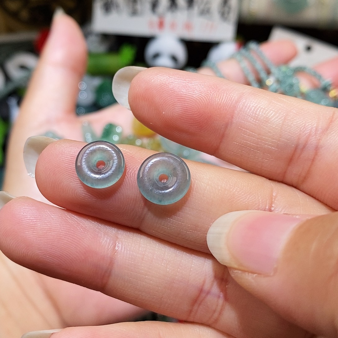 翡翠未镶嵌颈饰小扣子一对