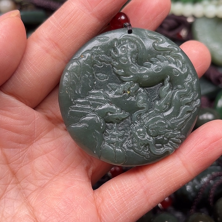 和田玉颈饰未镶嵌