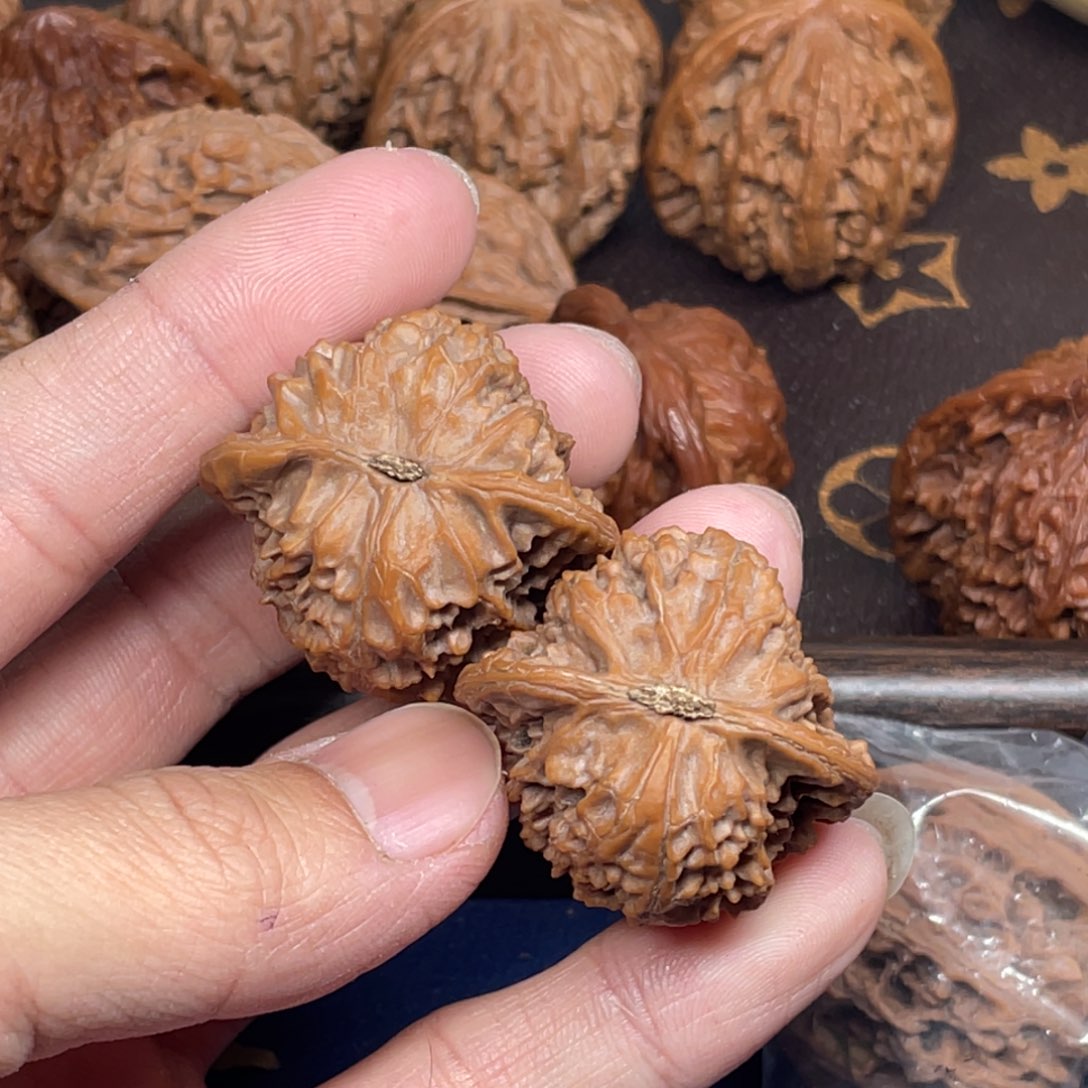 吊坠文玩核桃35老树野生鸡心